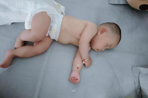 桦甸宝宝总是摇头怎么回事